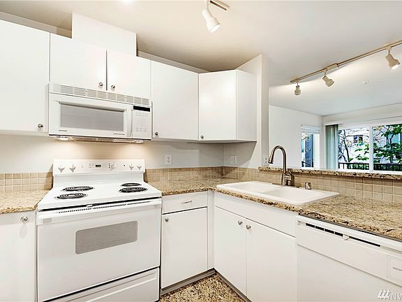 5th image of 323 Queen Anne Ave N APT 300