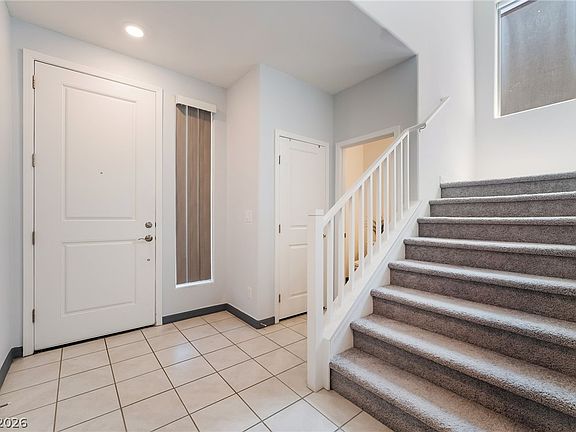 4th image of 8423 Hawks View St
