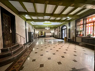 Rented by R New York