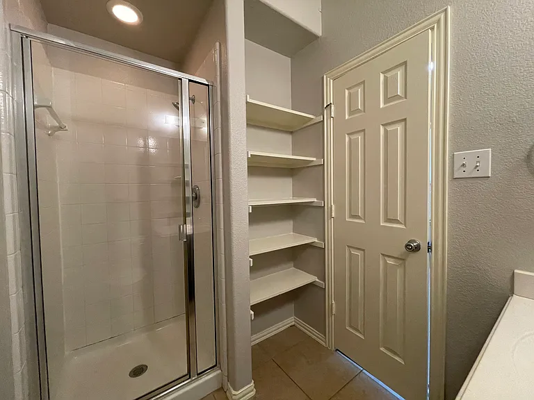 660 Payton Way — Photo 36