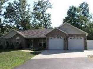 6101 Illini Trl, Waterloo, IL 62298