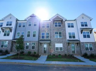 1186 Farmstead Rd, Suwanee, GA 30024