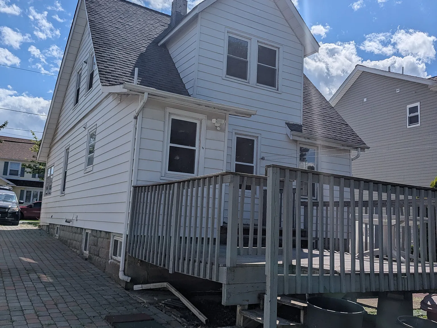 4 bed, 1.5 bath, 1500 sqft, $4,000 — Photo 2