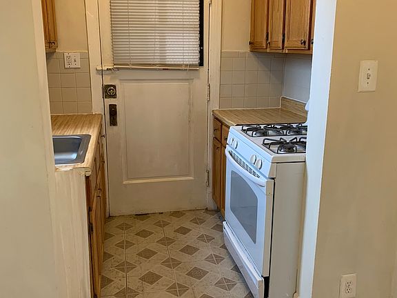 5th image of 1425 W Chase Ave #2A