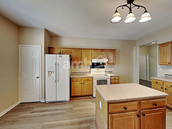 4th image of 2628 Clarencefield Dr