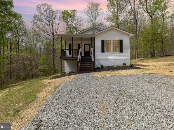 9076 Strawberry Hill Rd, King George, VA 22485
