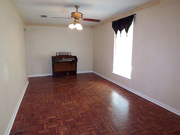 5th image of 1903 Pear Creek Cir