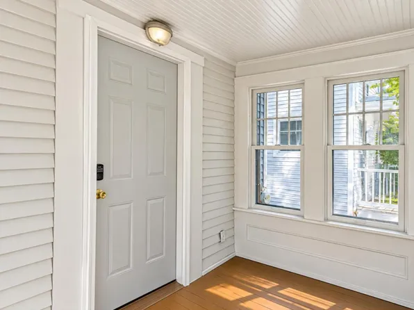 1124 W Allegan St #1, Lansing, MI 48915