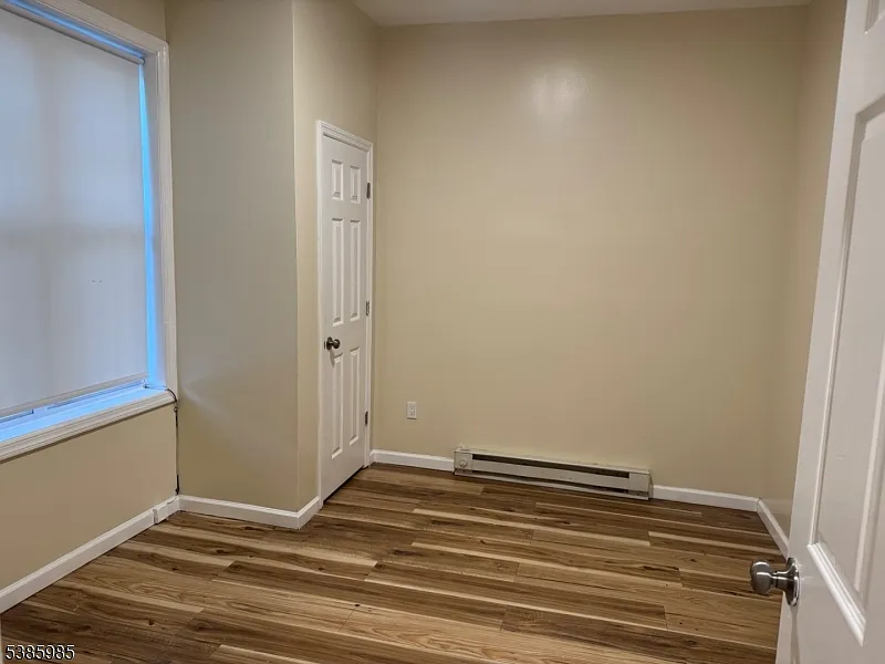 2 bed, 1.0 bath, $1,850 — Photo 4