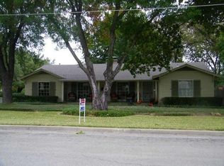 1005 Prairie Ave, Cleburne, TX 76033