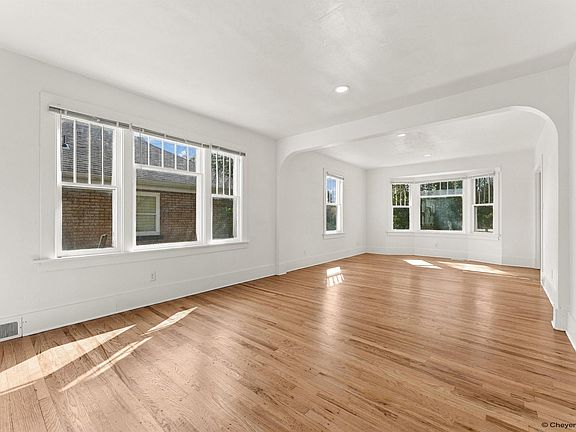 5th image of 3011 Pioneer Ave