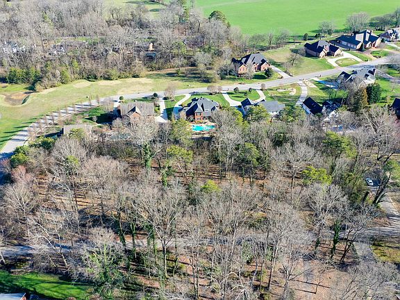 4th image of 308 Broady Ln