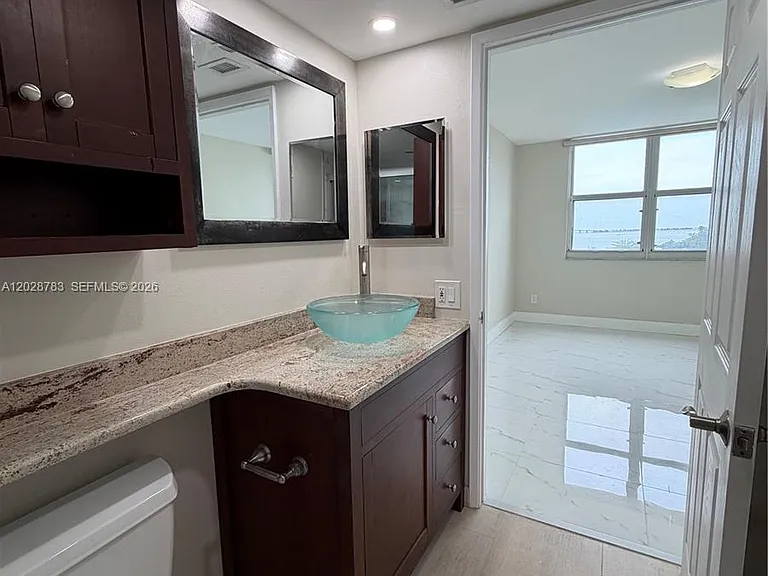 770 Claughton Island Dr #704 — Photo 14
