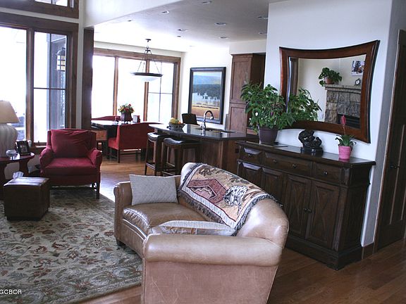 3rd image of 301 N Woods Pl