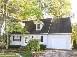 1002 Christmas Ln, Cookeville, TN 38501