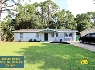 59 Mary Esther Dr, Mary Esther, FL 32569