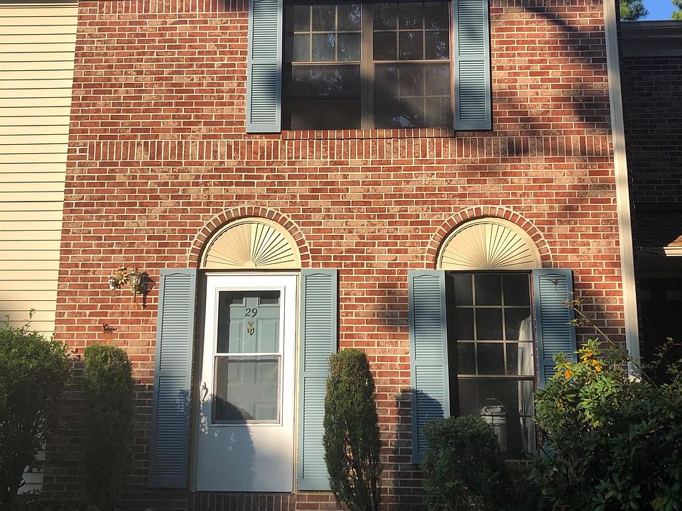 1st image of 29 Cheshire Dr #29