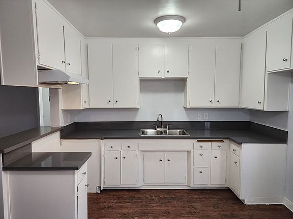 2nd image of 855 N Marengo Ave #8551