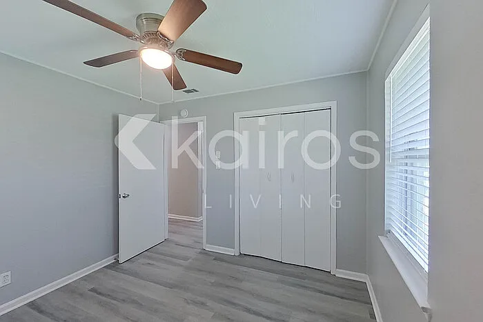 111 Evelyn St — Photo 23