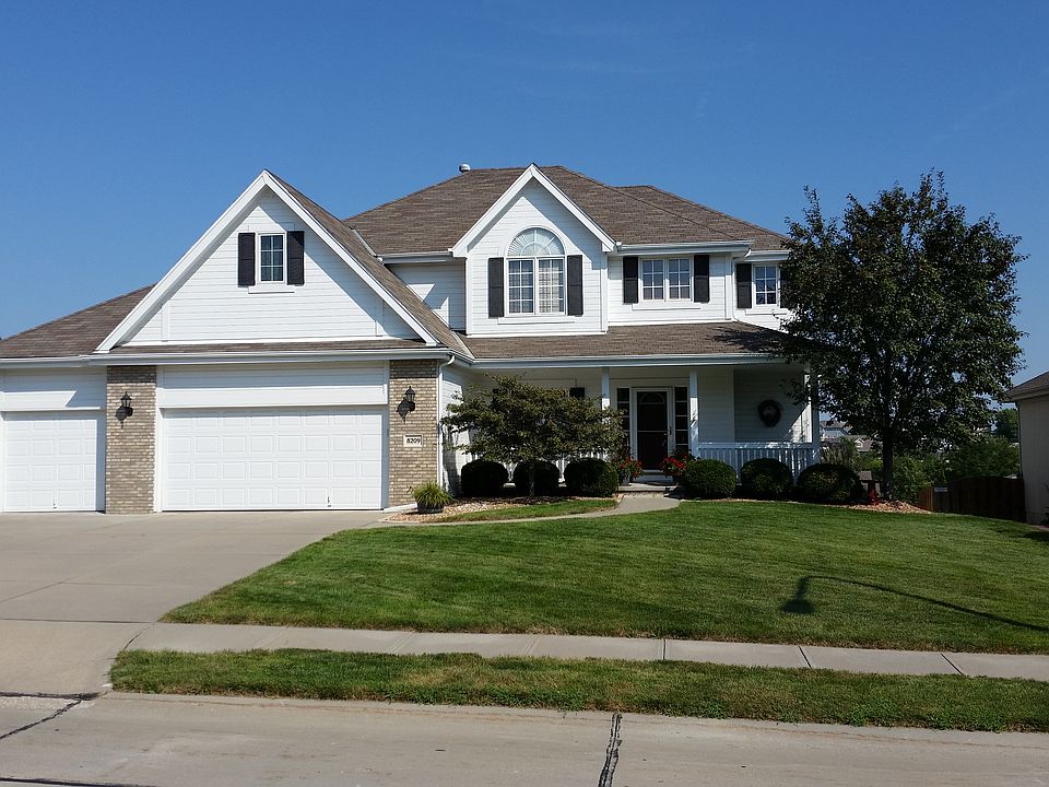 1st image of 8209 S 104th St