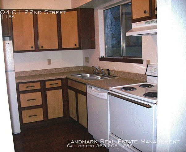 2nd image of 1604 22nd St #01