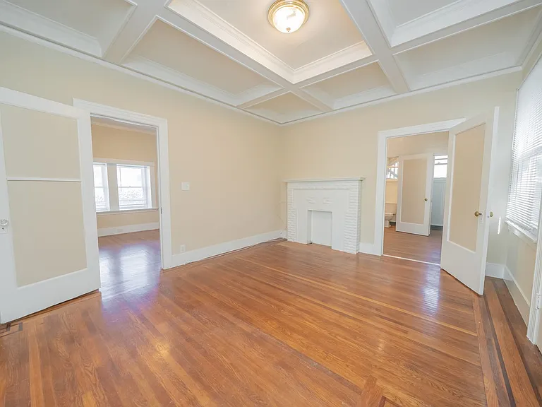 38 Glen Avenue — Photo 8