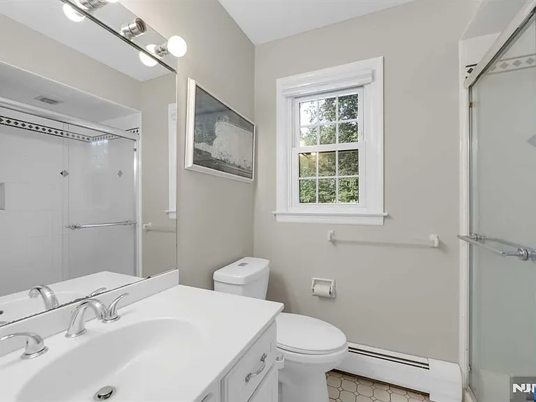 5 Monroe Dr — Photo 22
