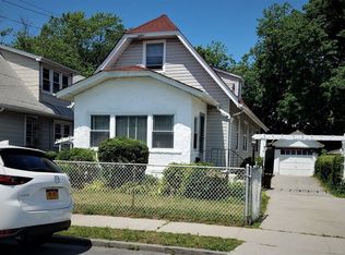 22451 Edgewood Ave, Springfield Gardens, NY 11413