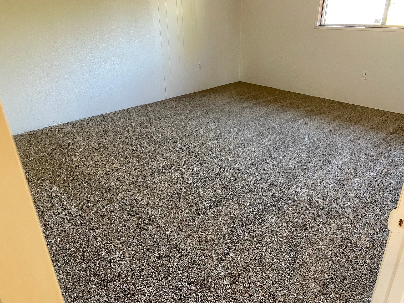 S Iris Ln, Escondido — Photo 4