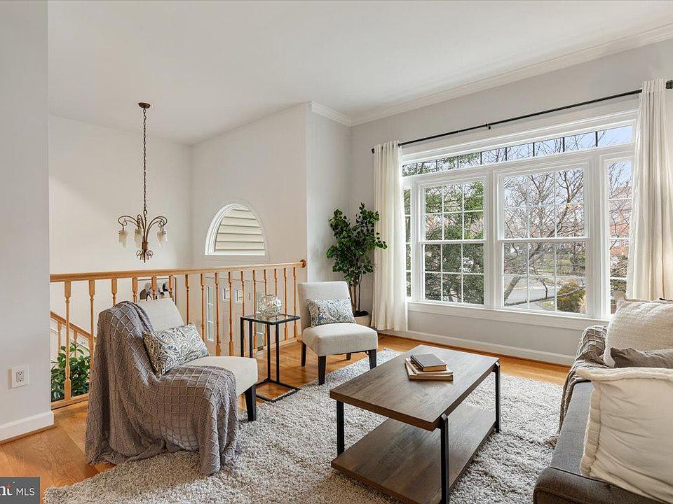 1st image of 4416 S Pershing Ct