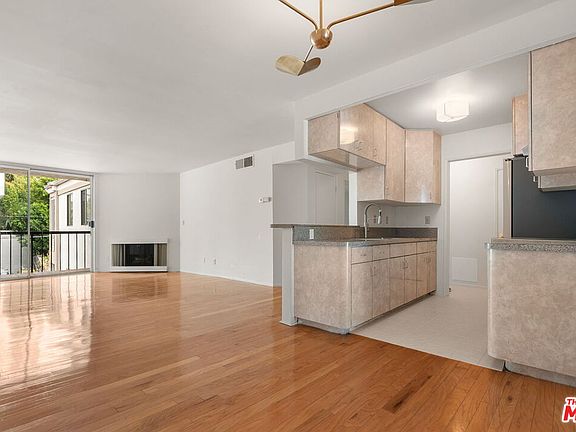 5th image of 8530 Holloway Dr APT 309