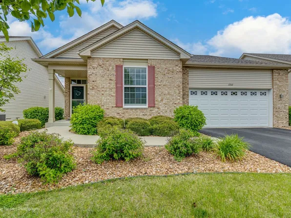 17312 Winnipeg Cir, Lockport, IL 60441