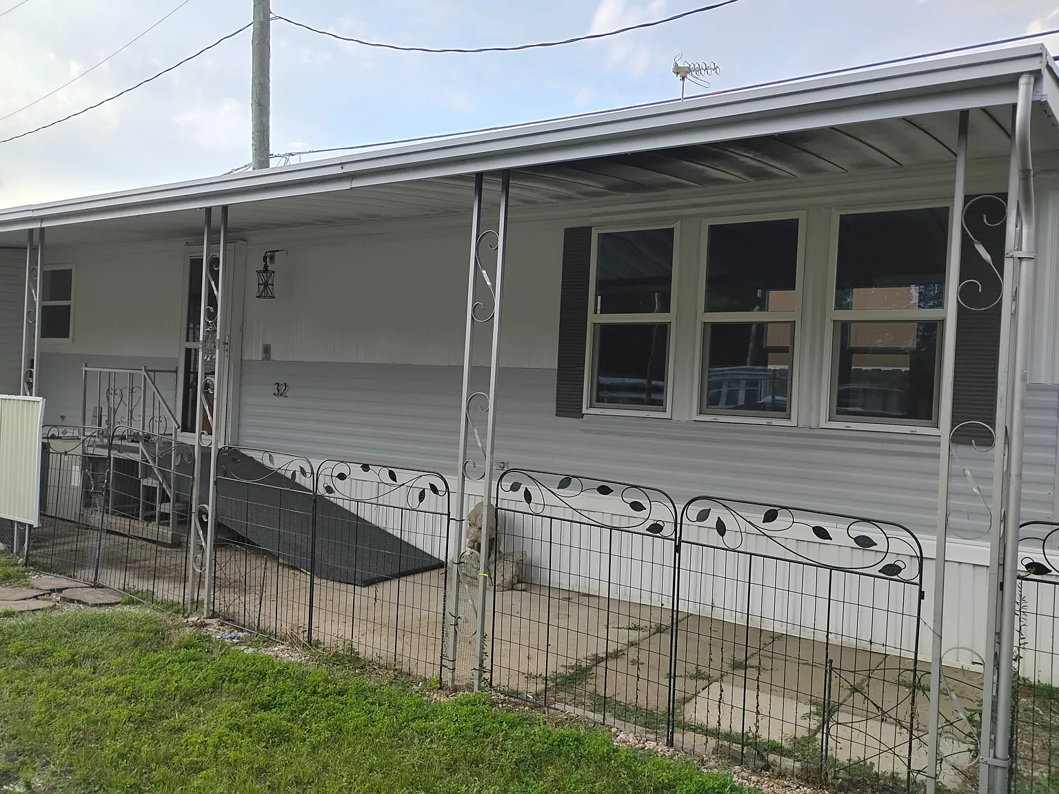 2 bed, 900 sqft, $1,000 — Photo 1