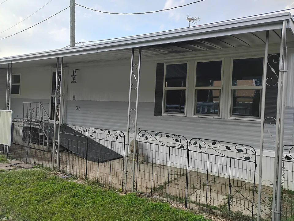 5019 N High St #32