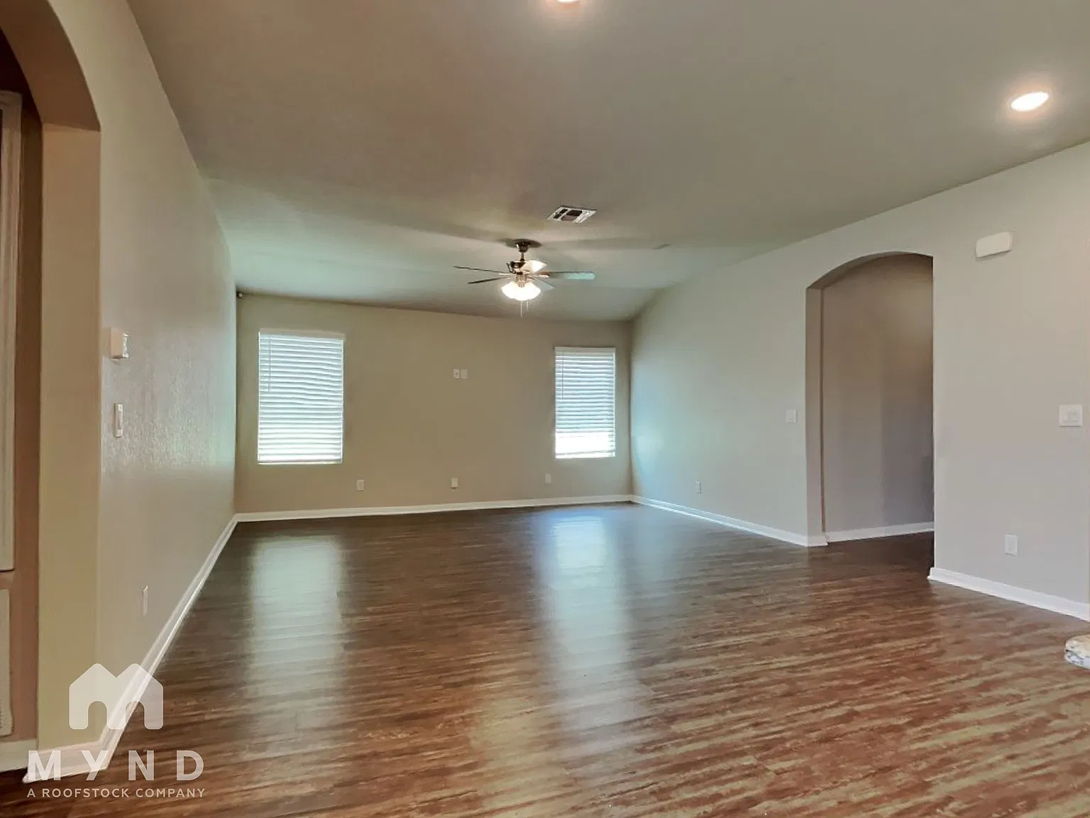 3 bed, 2.0 bath, 1609 sqft, $1,645 — Photo 3