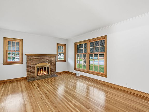 4th image of 6745 Elliot Ave S