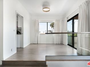 817 10th St UNIT 205, Santa Monica, CA 90403