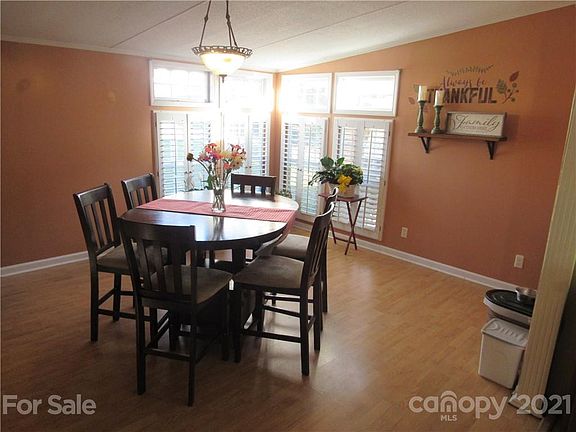 5th image of 104 Dutchess Dr