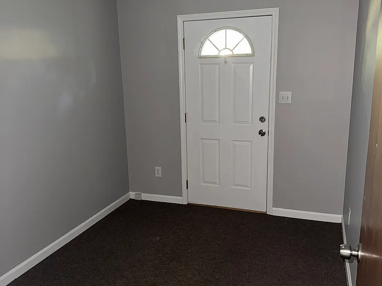 Front entry foyer