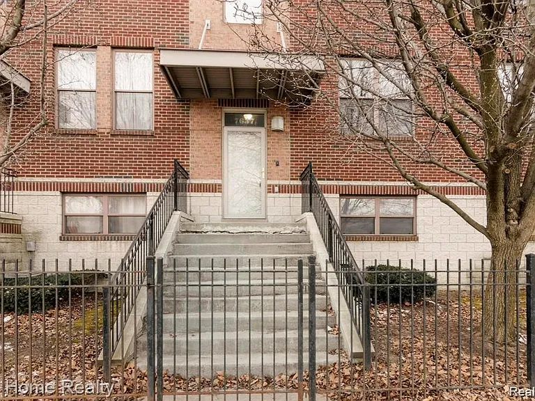 7637 Woodward Ave — Photo 1