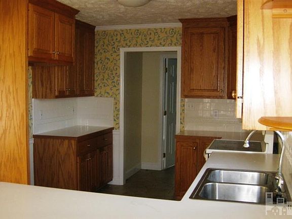 5th image of 133 S 6th Avenue