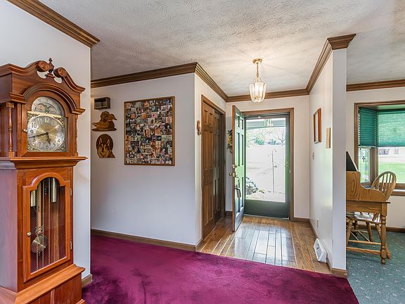 4th image of 139 Paddock Dr