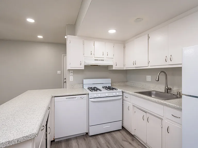 1 Bedroom Kitchen
