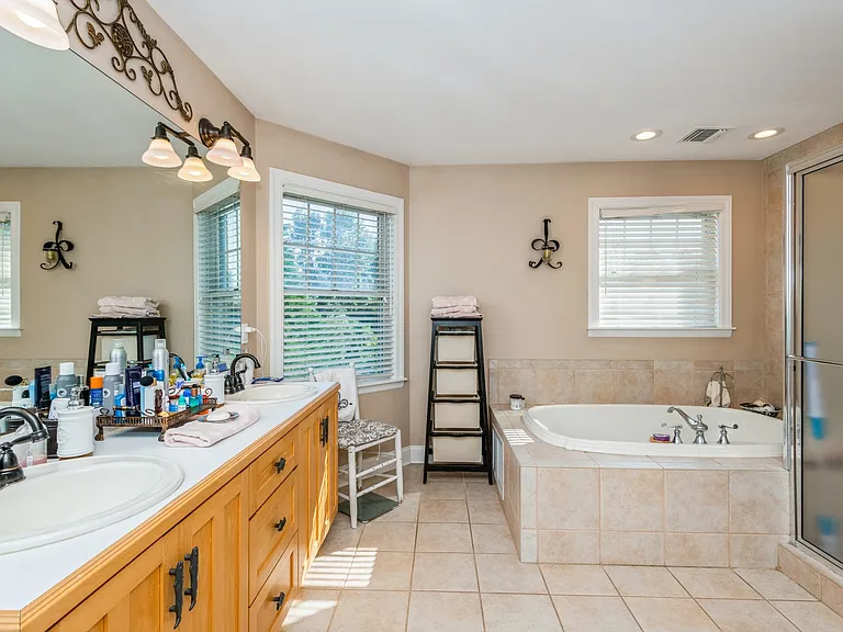 31 Fairbanks Ct — Photo 11