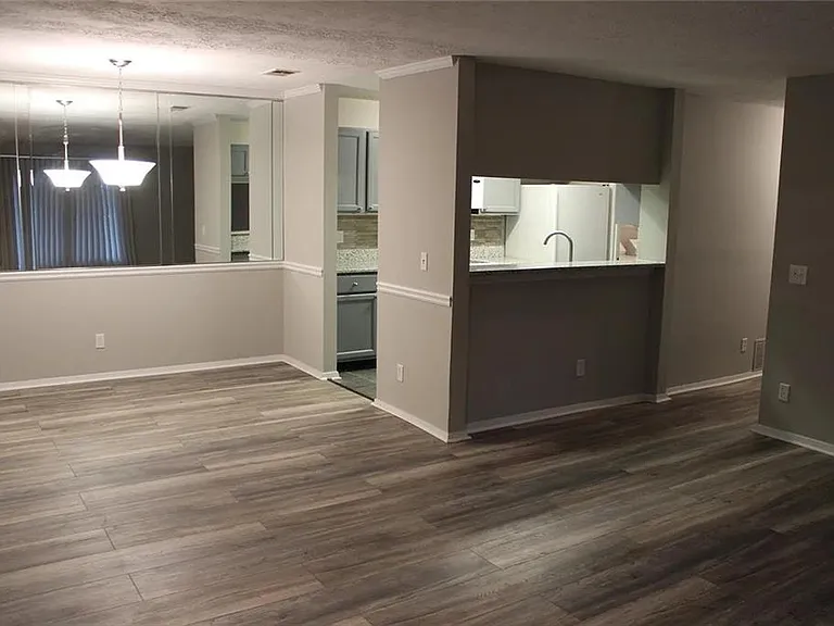 204 Warm Springs Cir — Photo 9