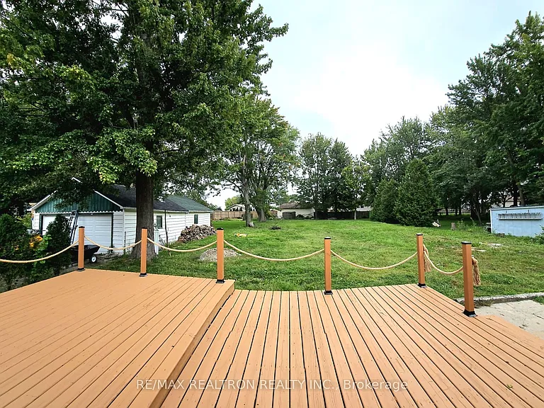 23 Ella St S — Photo 17