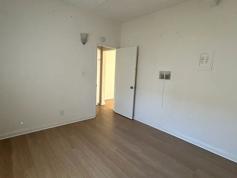 Torrance 44 — Photo 10