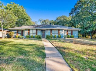 3933 Hidden Valley Dr, Denison, TX 75020