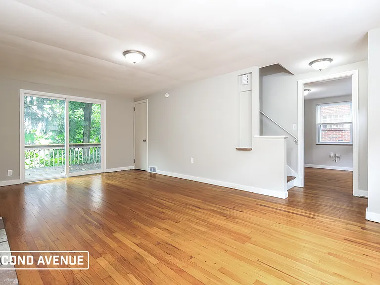 106 Watson Blvd — Photo 4