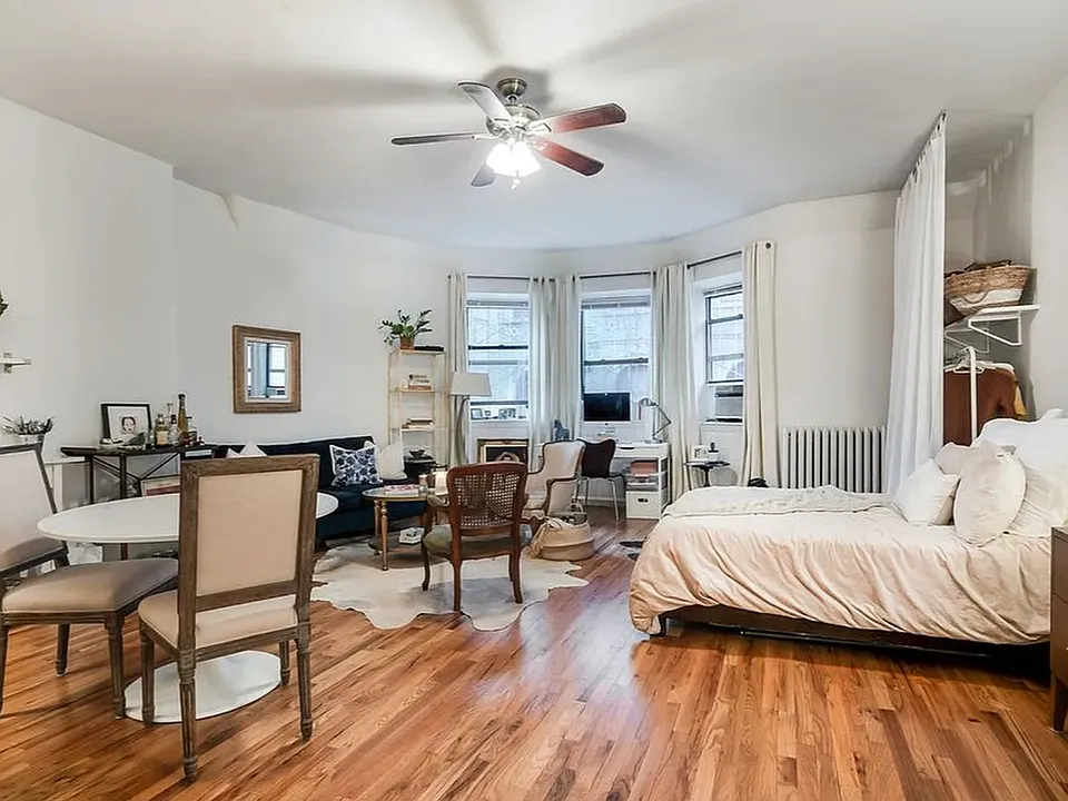 256 W 73rd St #8